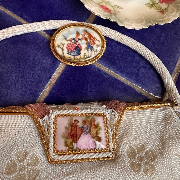 Antique Limoges Hand Painted Brooch w / Marie Antoinette in Tableux Vivant c1895 - Picture 8 of 9